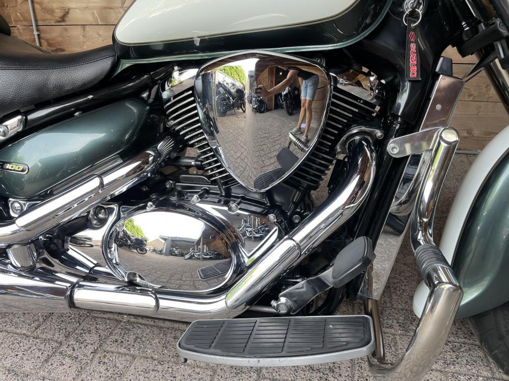 Suzuki Intruder C800