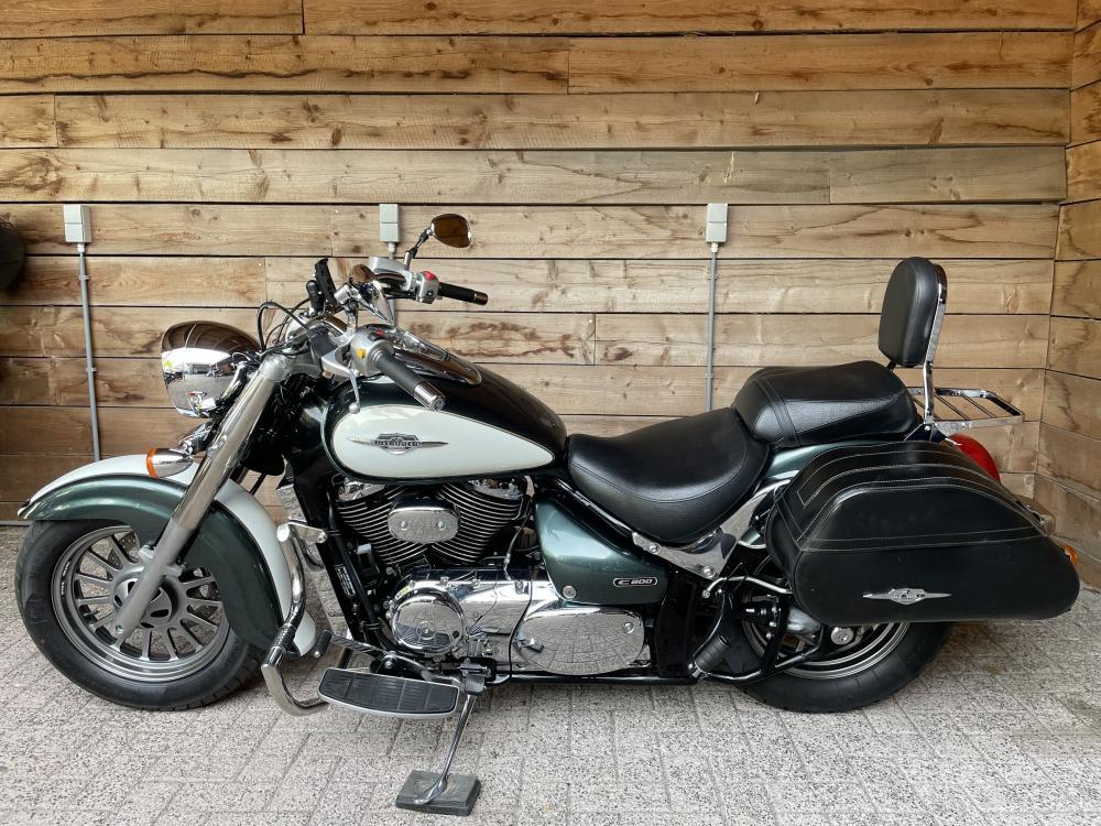 Suzuki Intruder C800