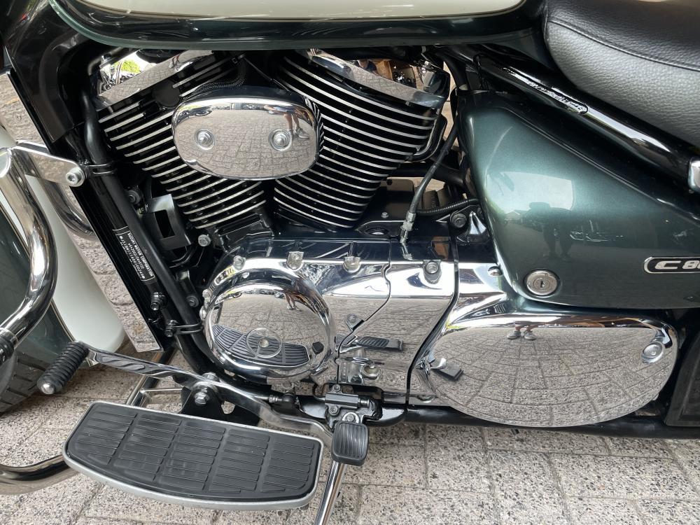 Suzuki Intruder C800