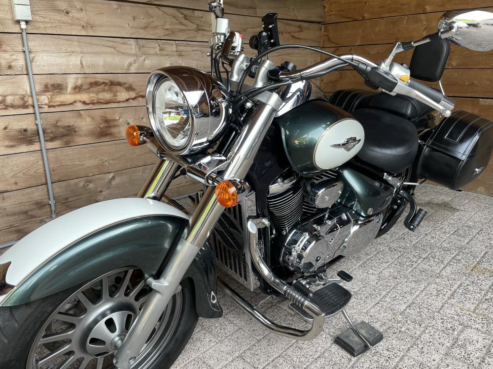 Suzuki Intruder C800